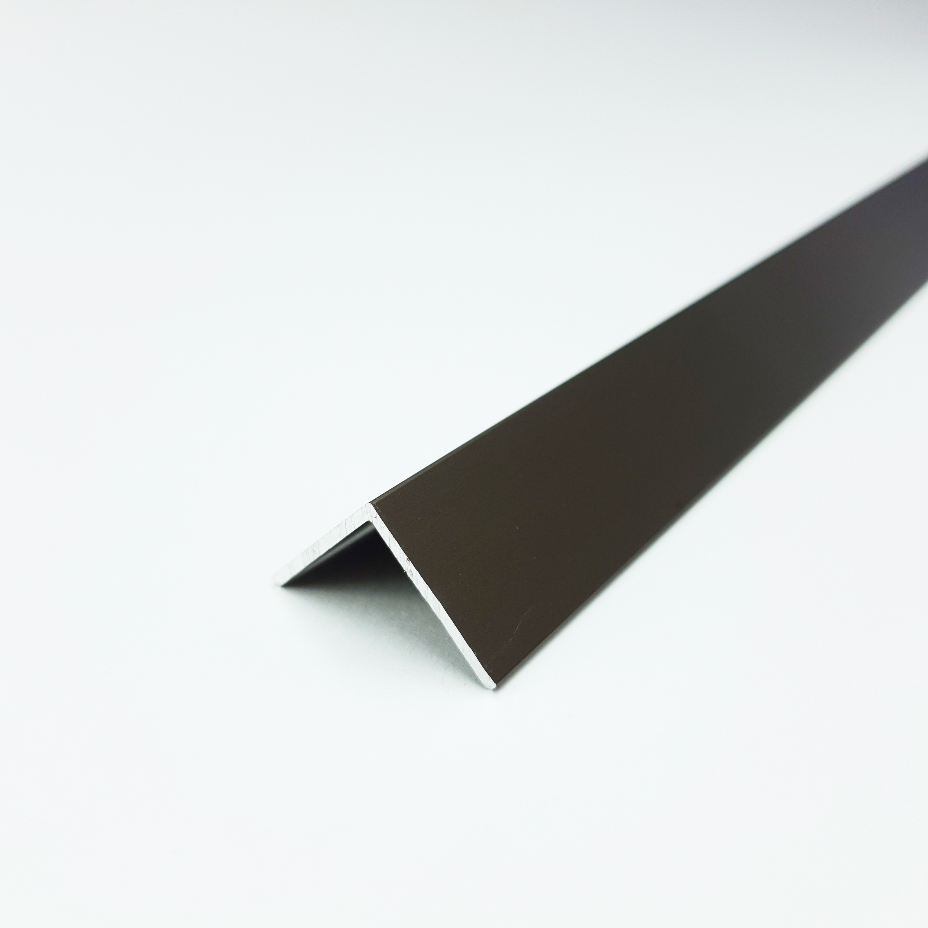 Уп 06-27.2700.504л Профиль уголок 20х20 мм, алюминий анодированный, цвет бронза, длина 2700 мм