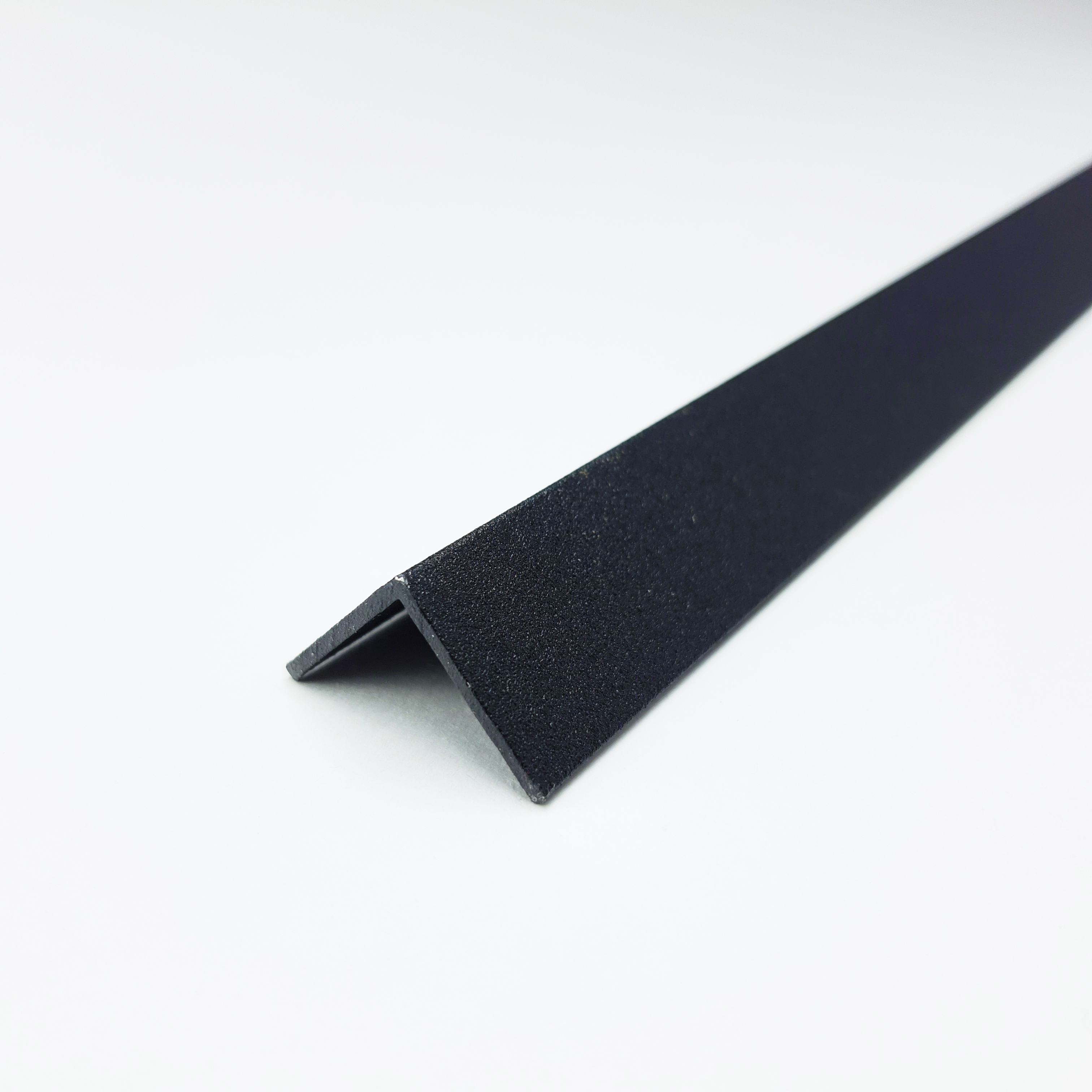 Уп 06-27.2700.515 Профиль уголок 20х20 мм, алюминий окрашенный, цвет черный, длина 2700 мм