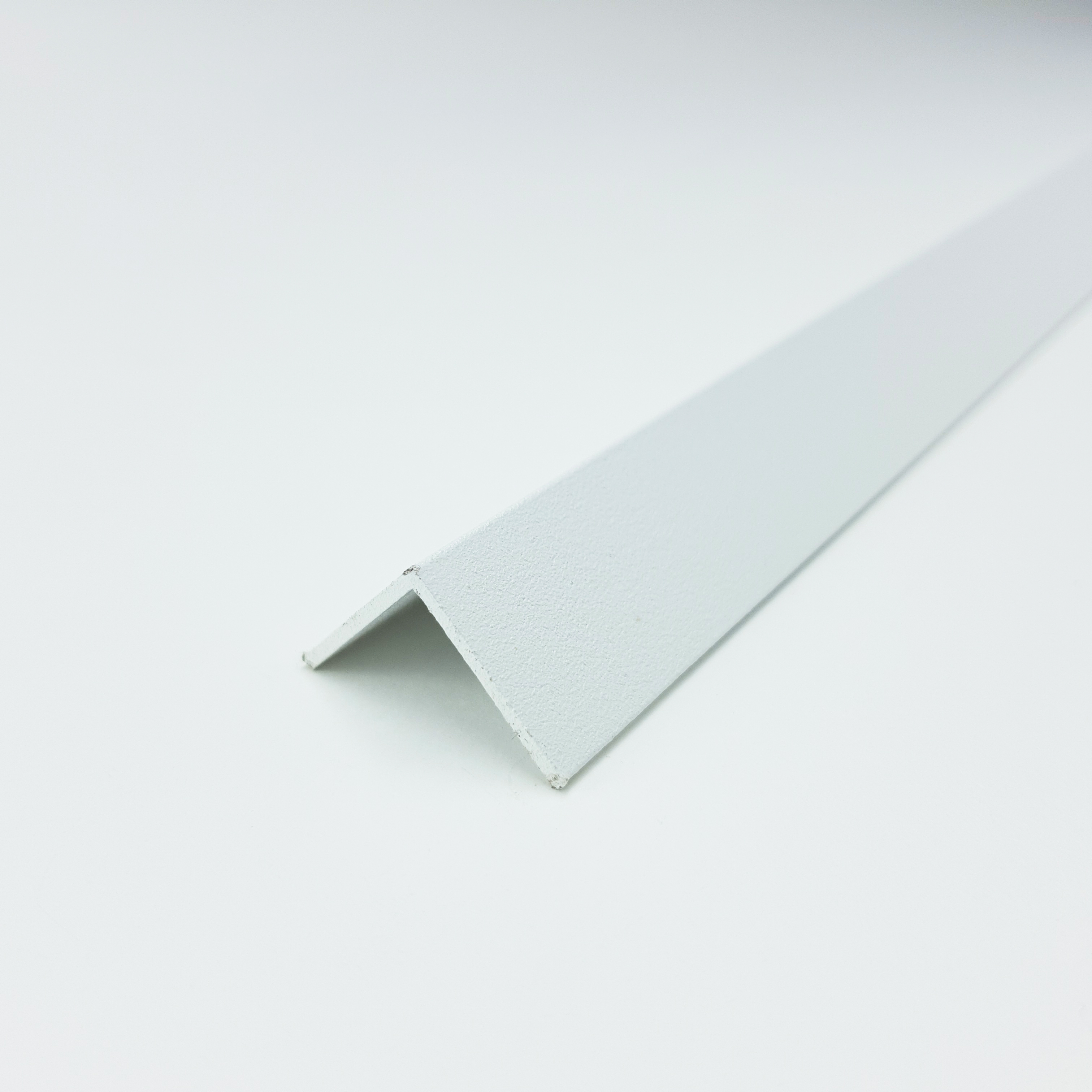 Уп 06-27.2700.516 Профиль уголок 20х20 мм, алюминий окрашенный, цвет белый, длина 2700 мм