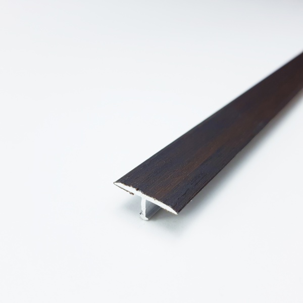 ЛС 10.2700.4095 Т-образный профиль 20х8,5 мм, алюминий ламинированный, цвет дуб венге, длина 2700 мм