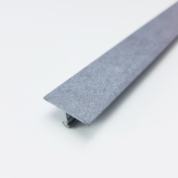ЛС 10.2700.059 Т-образный профиль 20х8,5 мм, алюминий окрашенный, цвет бетон скай, длина 2700 мм