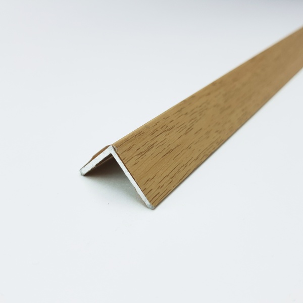 Уп 06-27.2700.54081 Профиль уголок 20х20 мм, алюминий ламинирован., цвет сосна, длина 2700 мм