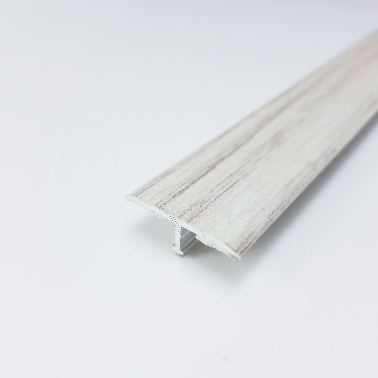 PCRA 29W 269 Т-образный профиль PROCOVER WOOD 26 мм, алюминий ламинир, цвет белый дуб, длина 2700 мм