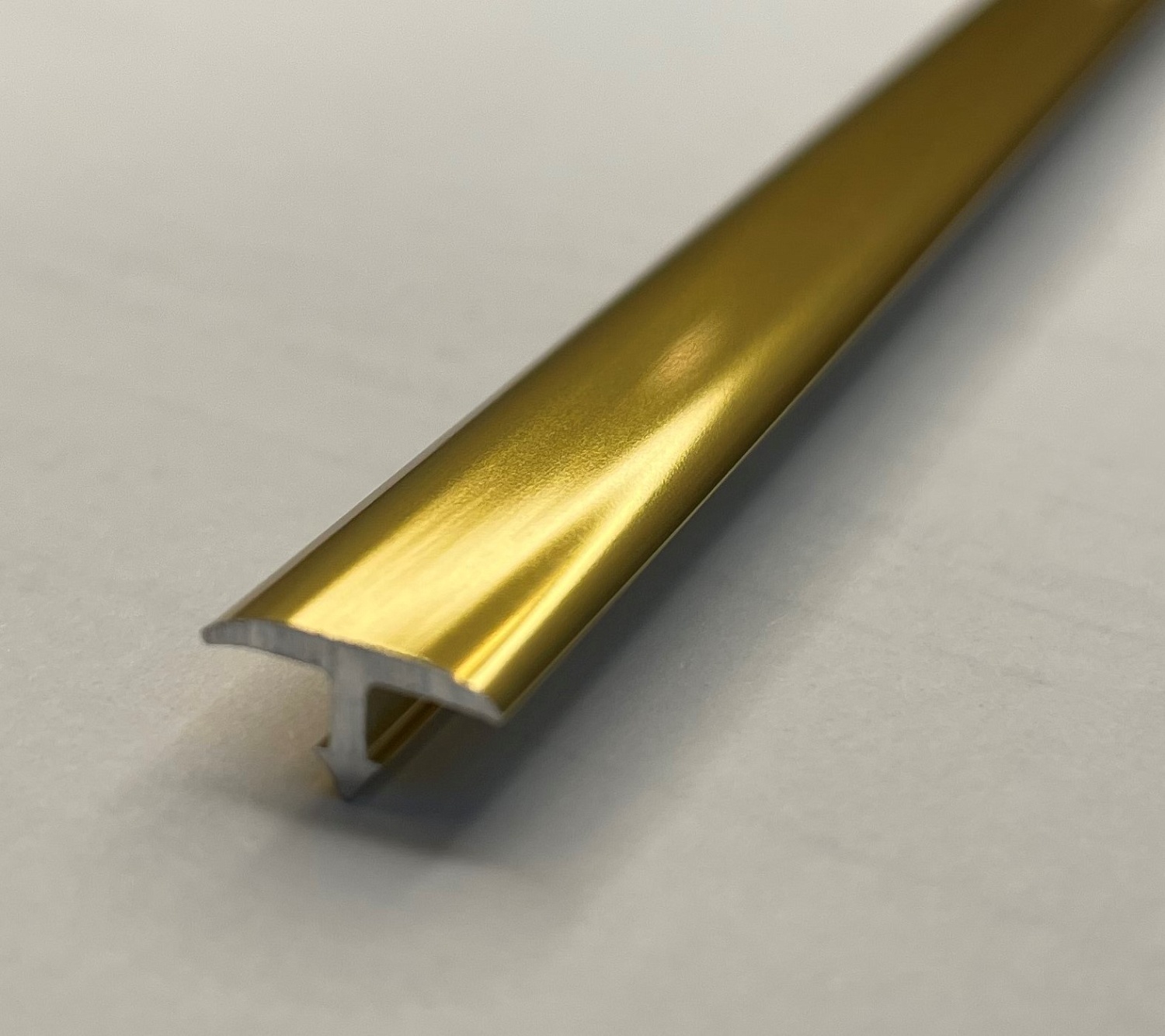 PCRBO 1045 Т-образный профиль PROCOVER 10 мм, алюминий блестящий, цвет золото, длина 2700 мм