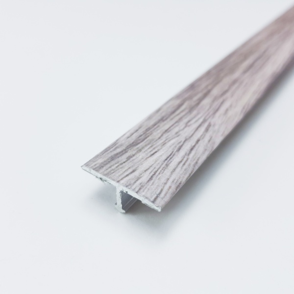 ЛС 10.2700.24822 Т-образный профиль 20х8,5 мм, алюминий ламинированный, цвет дуб альба длина 2700 мм