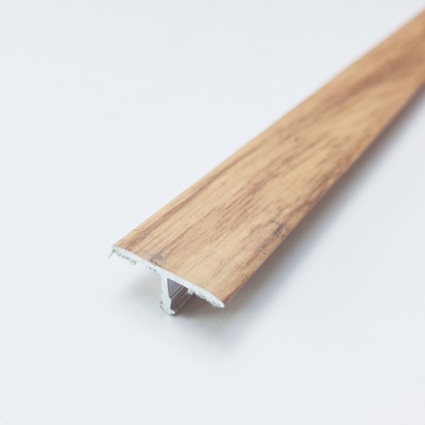 ЛС 10.2700.24817 Т-образный профиль 20х8,5 мм, алюм ламинир, цвет дуб обыкновенный длина 2700 мм