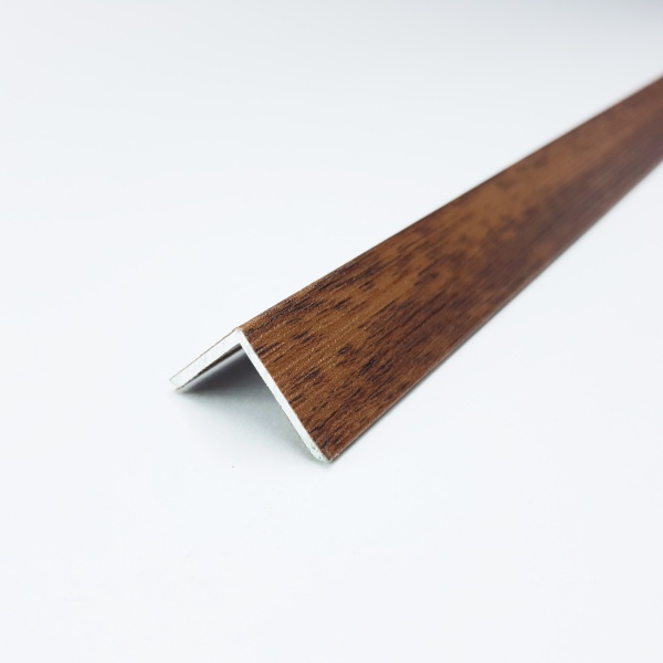 Уп 06-27.2700.54091 Профиль уголок 20х20 мм, алюминий ламинированный, цвет дуб темный, длина 2700 м