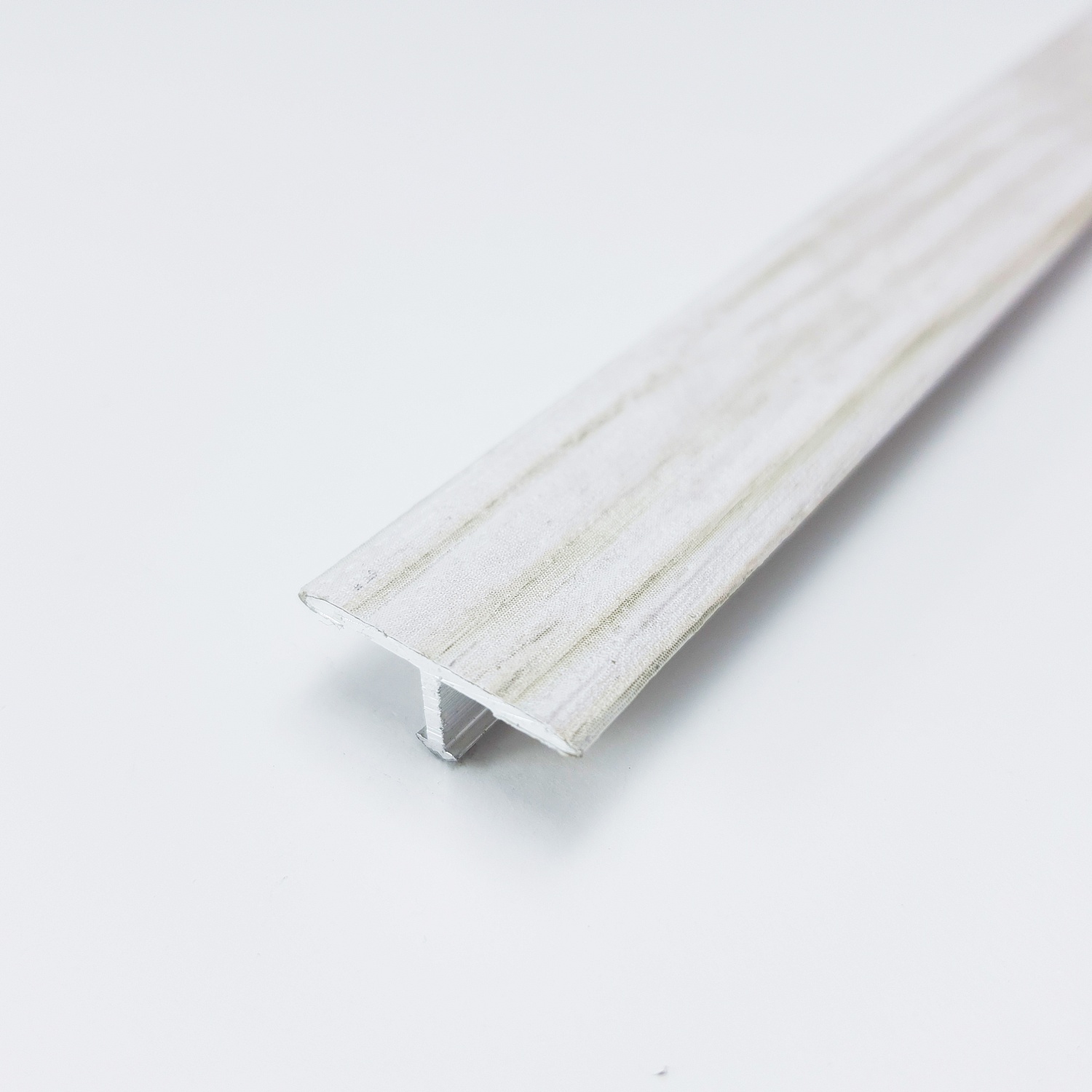 ЛС 10.2700.4043 Т-образный профиль 20х8,5 мм, алюминий ламинирован, цвет сосна скания 2700 мм