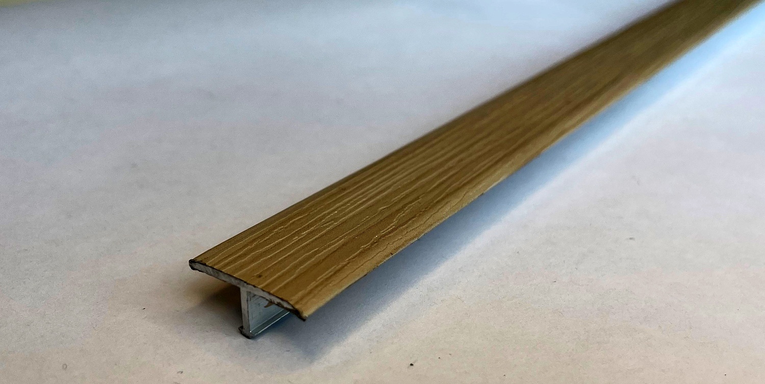 Профиль МР12/2,7м/38-Т-образный профиль 20 мм, алюминий ламинированный, цвет клён, длина 2700 мм