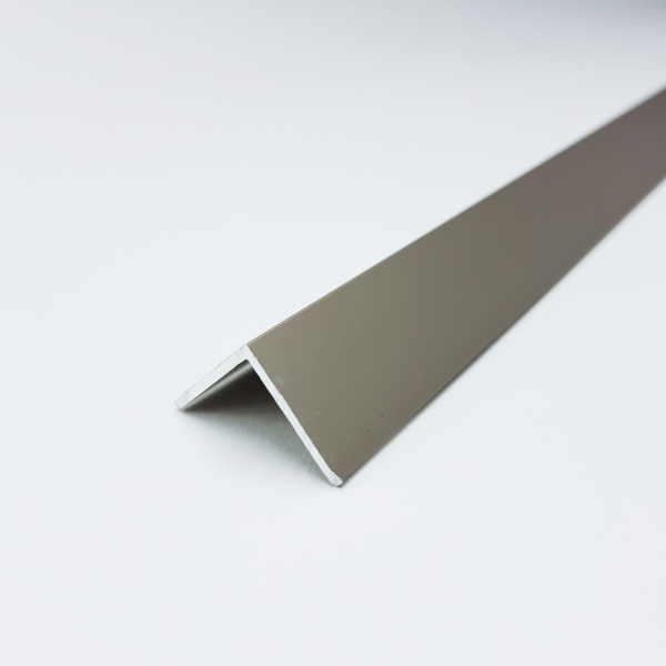 Уп 06-27.2700.542л  Профиль уголок 20х20 мм, алюминий анодированный, цвет шампань, длина 2700 мм