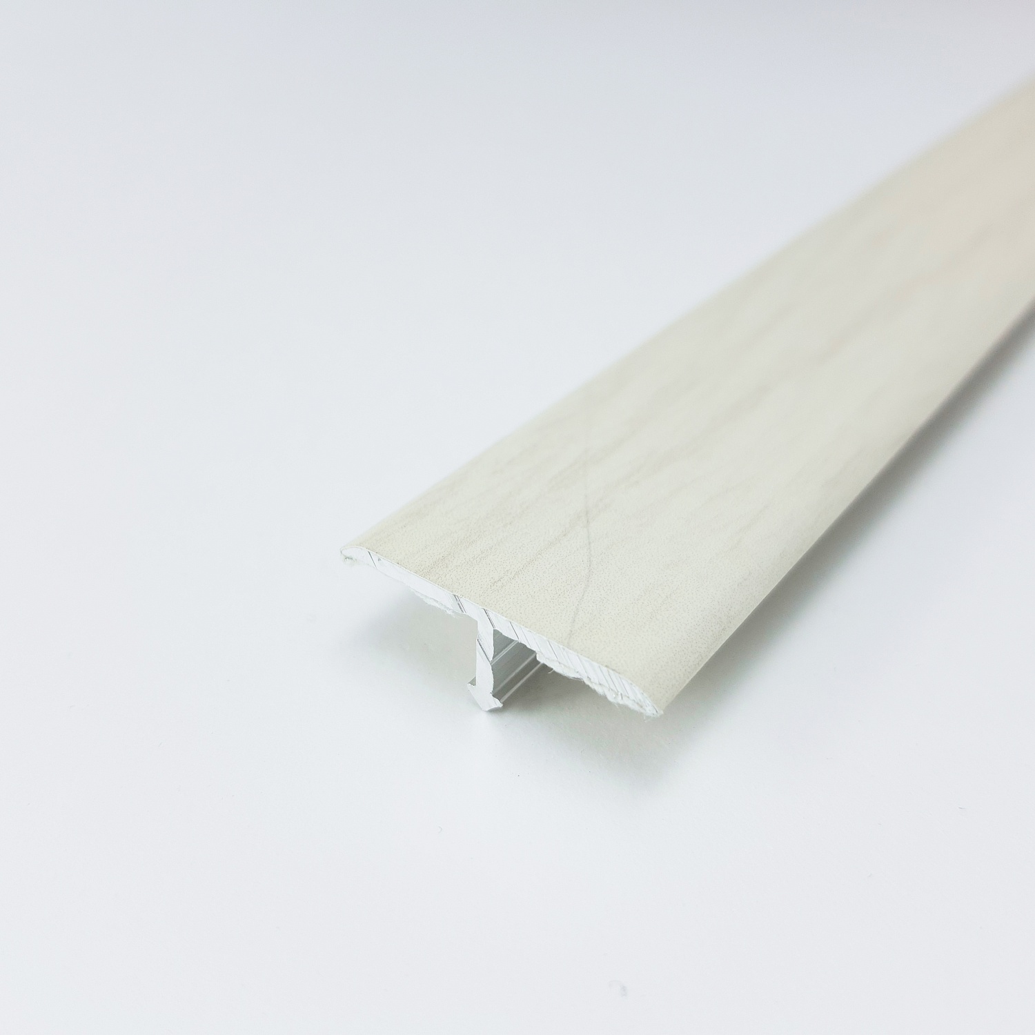 PCRA 11W 149 Т-образный профиль PROCOVER WOOD 14 мм, алюм ламин, цвет белёное декале, длина 2700 мм