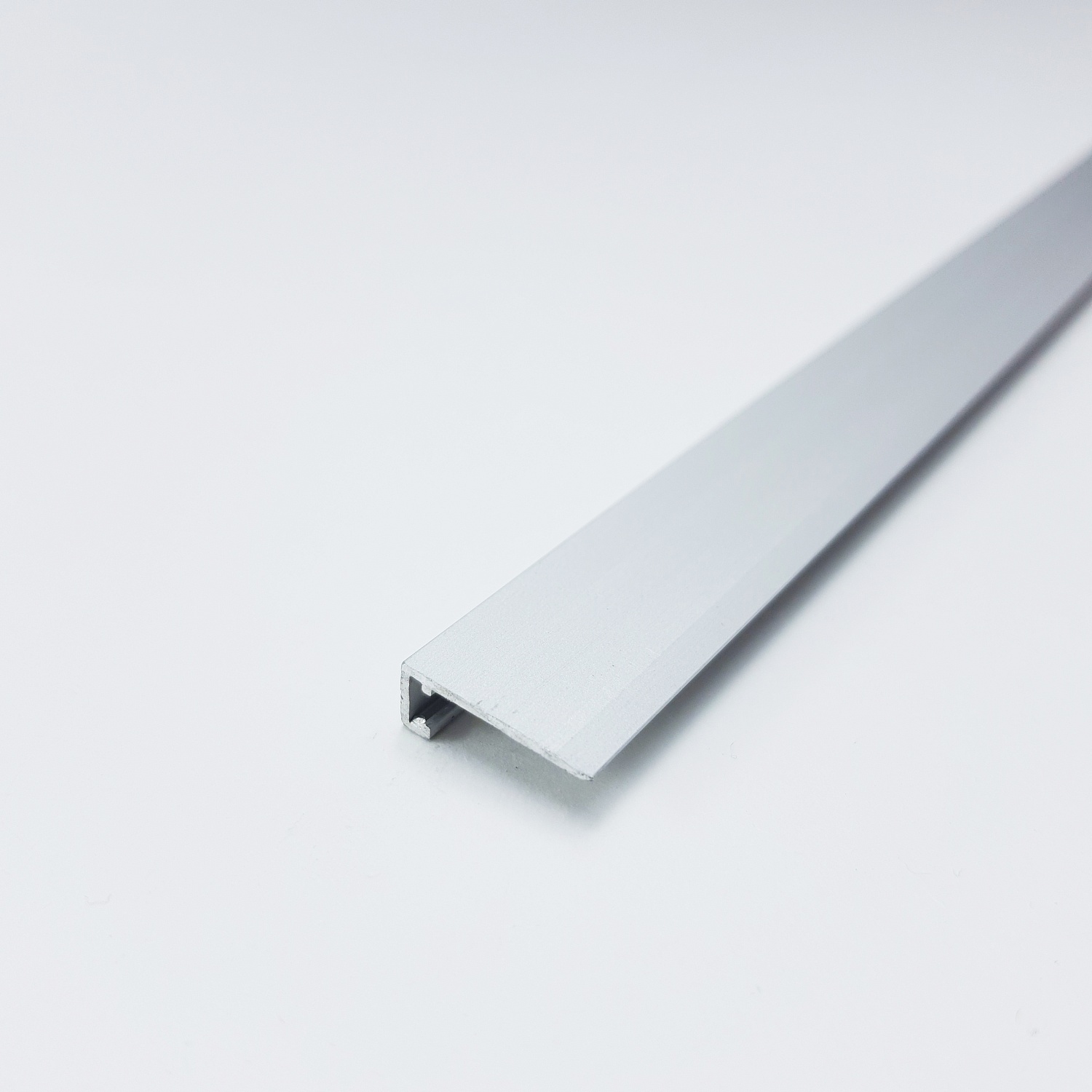 Апл 01.2700.01л Антиплинтус 5,9х16 мм, алюминий анодированный, цвет серебро, длина 2700 мм