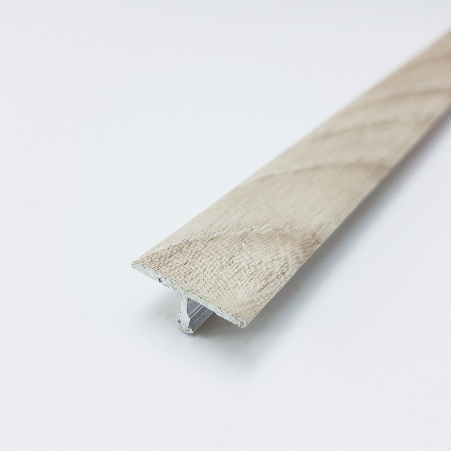 ЛС 10.2700.4047 Т-образный профиль 20х8,5 мм, алюминий ламинир, цвет дуб кентерберри, длина 2700 мм