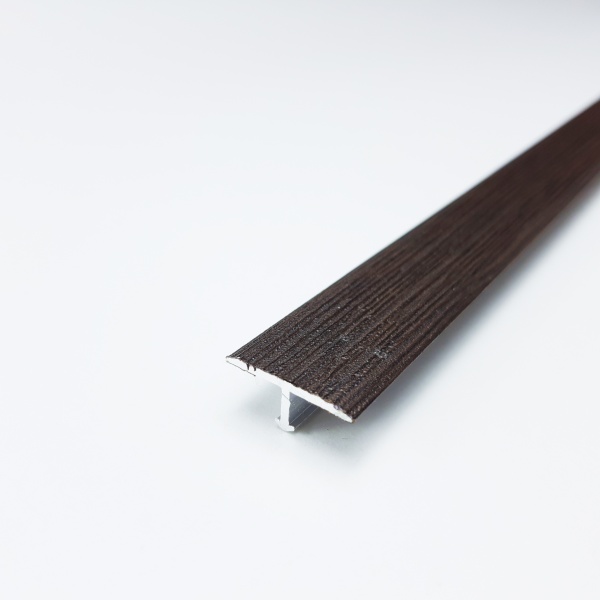 ЛС 10.2700.4094 Т-образный профиль 20х8,5 мм, алюминий ламинированный, цвет венге, длина 2700 мм