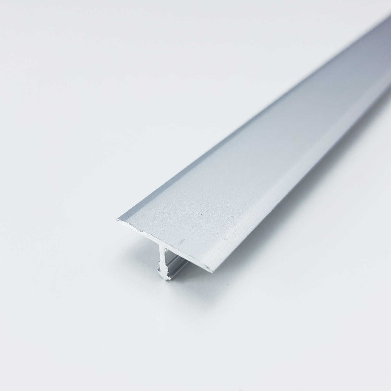 ЛС 10.2700.01л Т-образный профиль 20х8,5 мм, алюминий анодированный, цвет серебро, длина 2700 мм